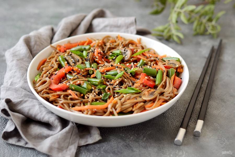 Wok Гречневая лапша с цыпленком