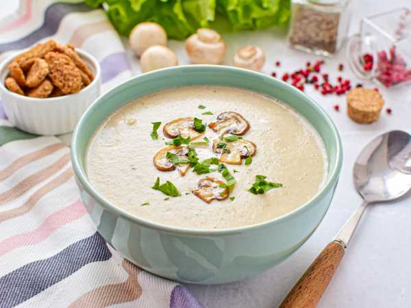 Суп-пюре грибной с гренками