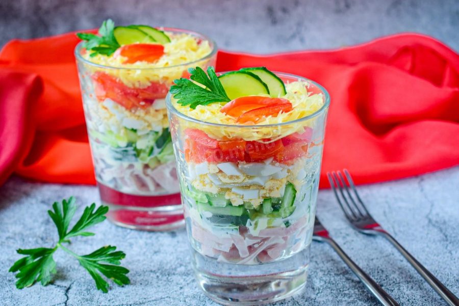 Салат коктейль с курицей