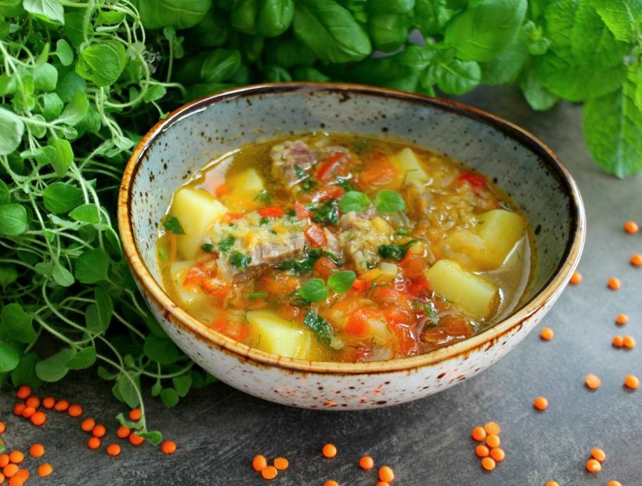 Суп мясной с чечевицей